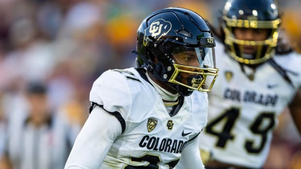 Colorado Buffaloes safety Shilo Sanders (21) against the Arizona State Sun Devils at Mountain America Stadium